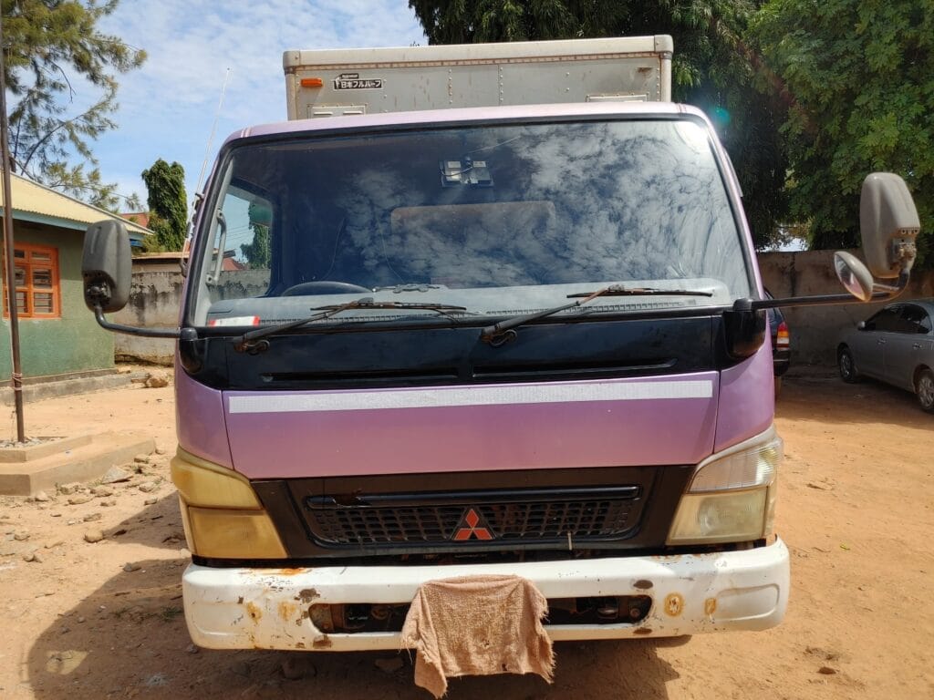 Magari Canter 2004 lipo Shinyanga