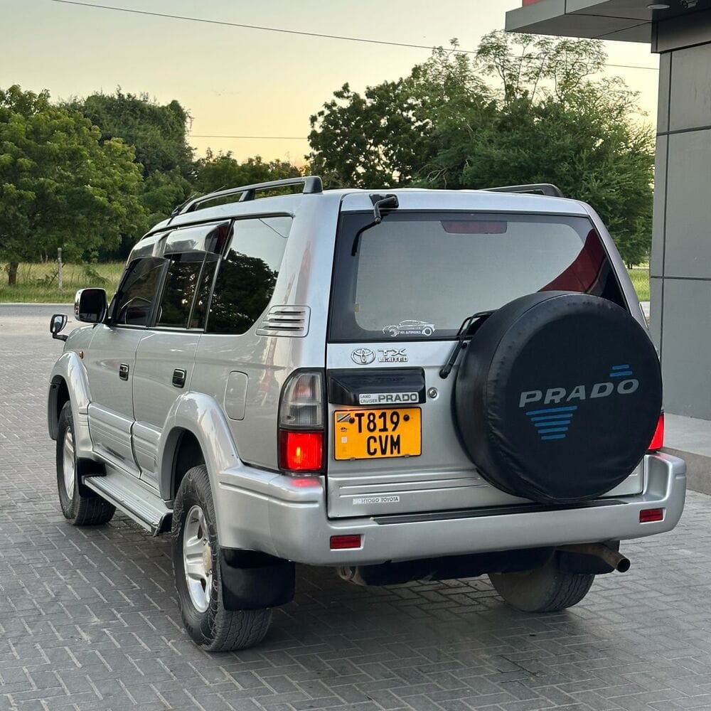 Magari Sokoni Toyota Land Cruiser Prado ya Bei Poa 2001