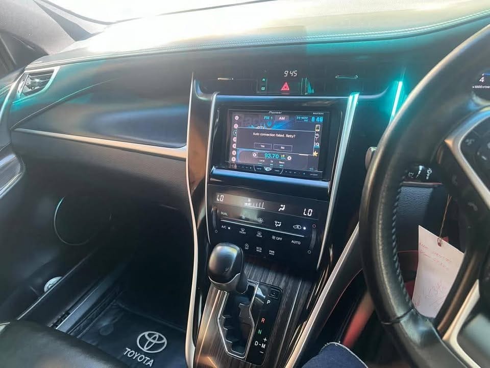 Toyota Harrier bei poa sokoni Dar es salaam Tanzania