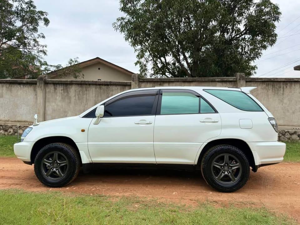 Toyota Harrier bei poa sokoni Dar es salaam Tanzania