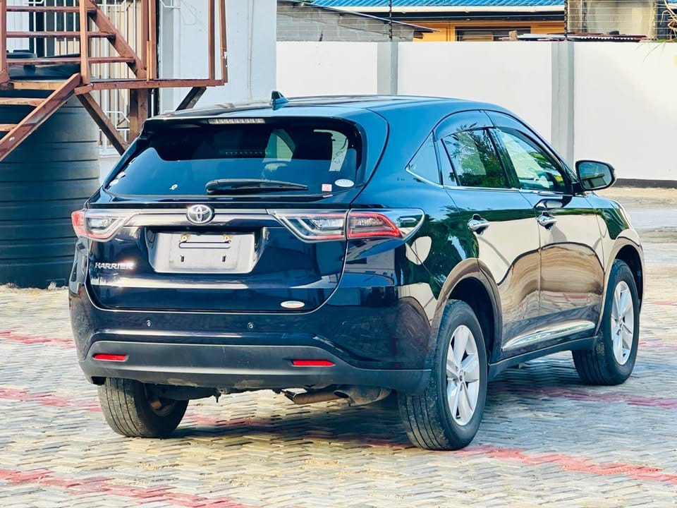 Toyota Harrier bei poa sokoni Dar es salaam Tanzania