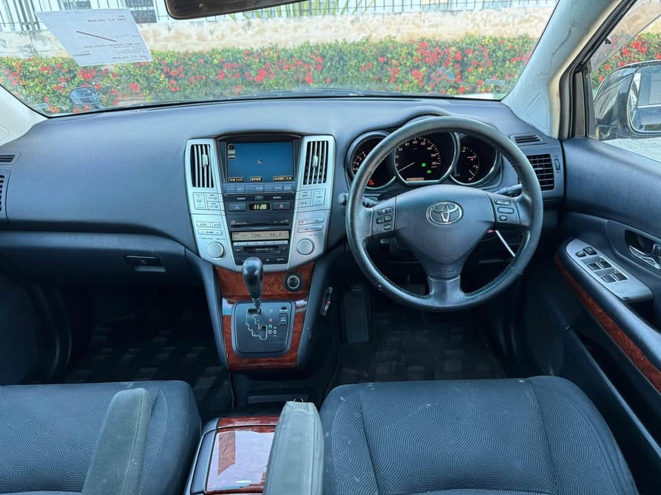 Toyota Harrier bei poa sokoni Dar es salaam Tanzania
