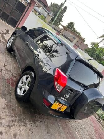 Bei Ya Toyota Rav4 2006 Sokoni Dar es salaam Tanzania