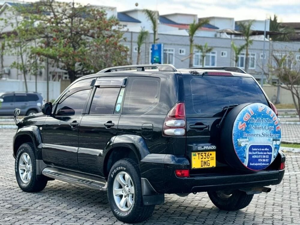 Magari Sokoni Toyota Land Cruiser Prado ya Bei Poa 2005