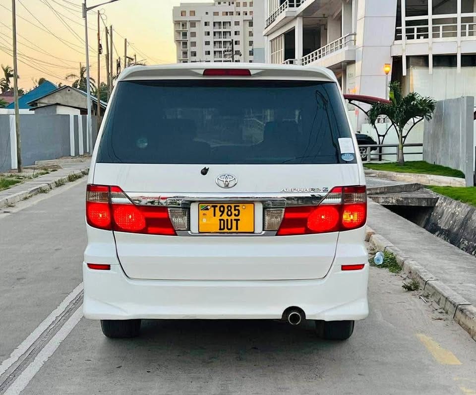 Bei ya Toyota Alphard 2005 Sokoni Dar es salaam Tanzania
