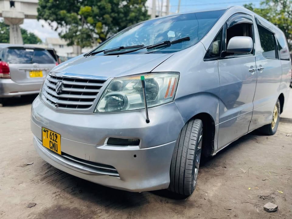 Magari Alphard 2004 lipo Dar es salaam