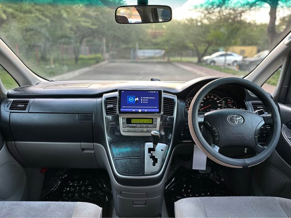 Toyota Alphard 2004 for Sale in Dar es salaam