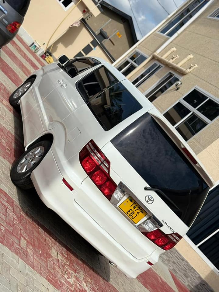 Price Toyota Alphard 2005 for Sale in Dar es salaam