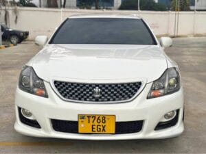 Used Toyota Crown 2010 for Sale in Dar es salaam