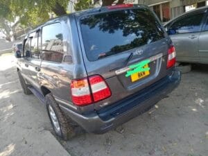 Bei ya Toyota Land Cruiser V8 2002 Sokoni Dar es salaam Tanzania