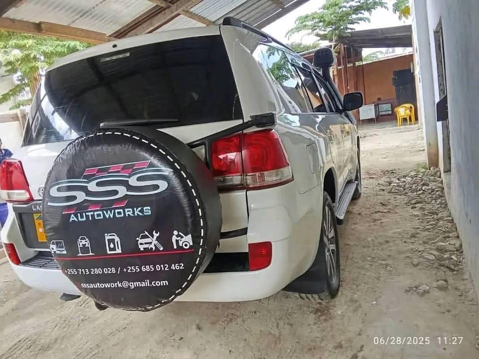 Price Of Toyota Land Cruiser V8 2012 for Sale in Tanzania