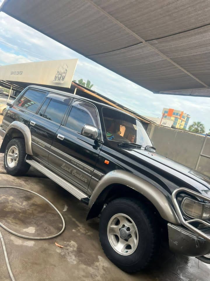 Magari Land Cruiser V8 1999 lipo Dar es salaam