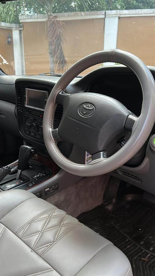 Magari Sokoni Toyota Land Cruiser V8 ya Bei Poa 2003