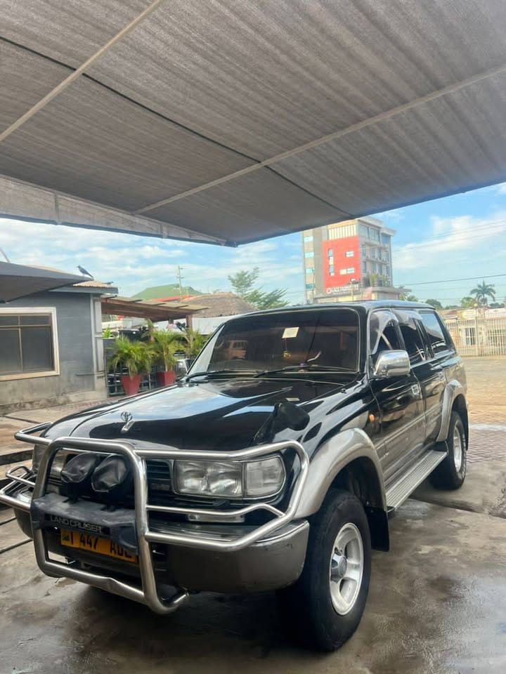 Magari Sokoni Toyota Land Cruiser V8 ya Bei Poa 1999