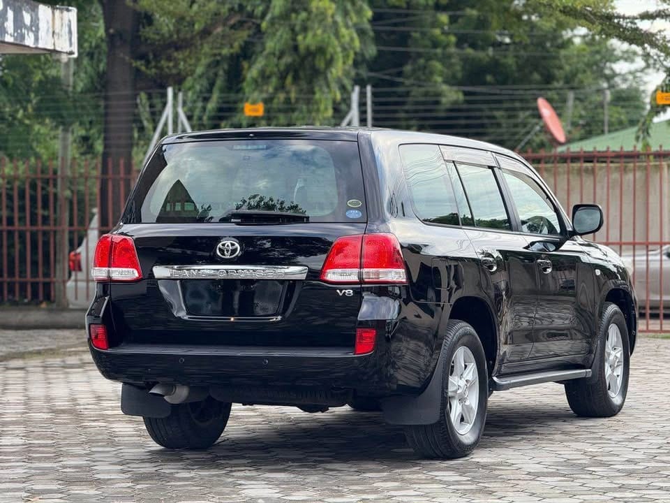 Toyota Land Cruiser V8 2008 for Sale in Dar es salaam