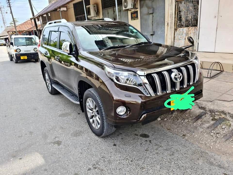 Toyota Land Cruiser Prado bei poa sokoni Dar es salaam Tanzania