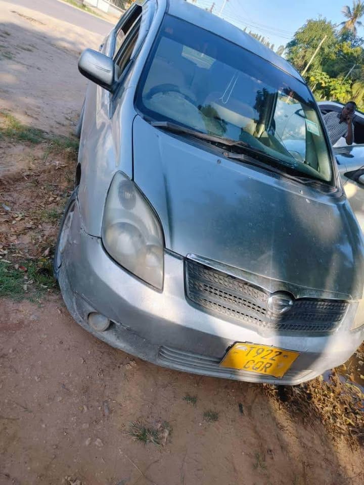 Magari Spacio 2001 lipo Dar es salaam