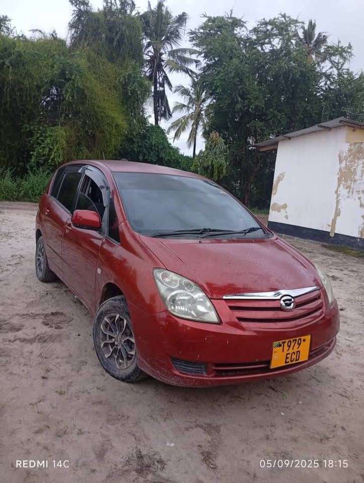 Magari Spacio 2003 lipo Dar es salaam