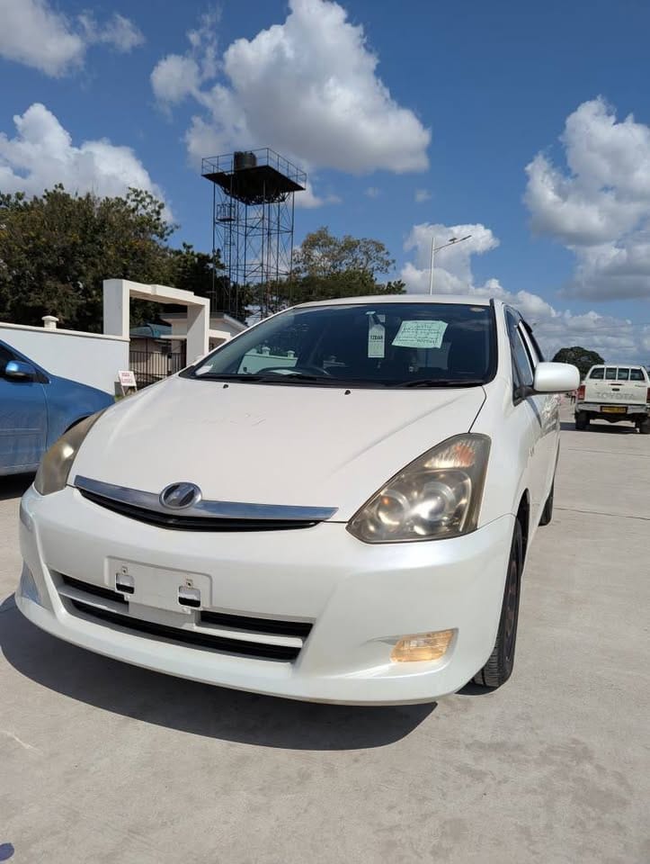 Magari Sokoni Toyota Wish ya Bei Poa 2006