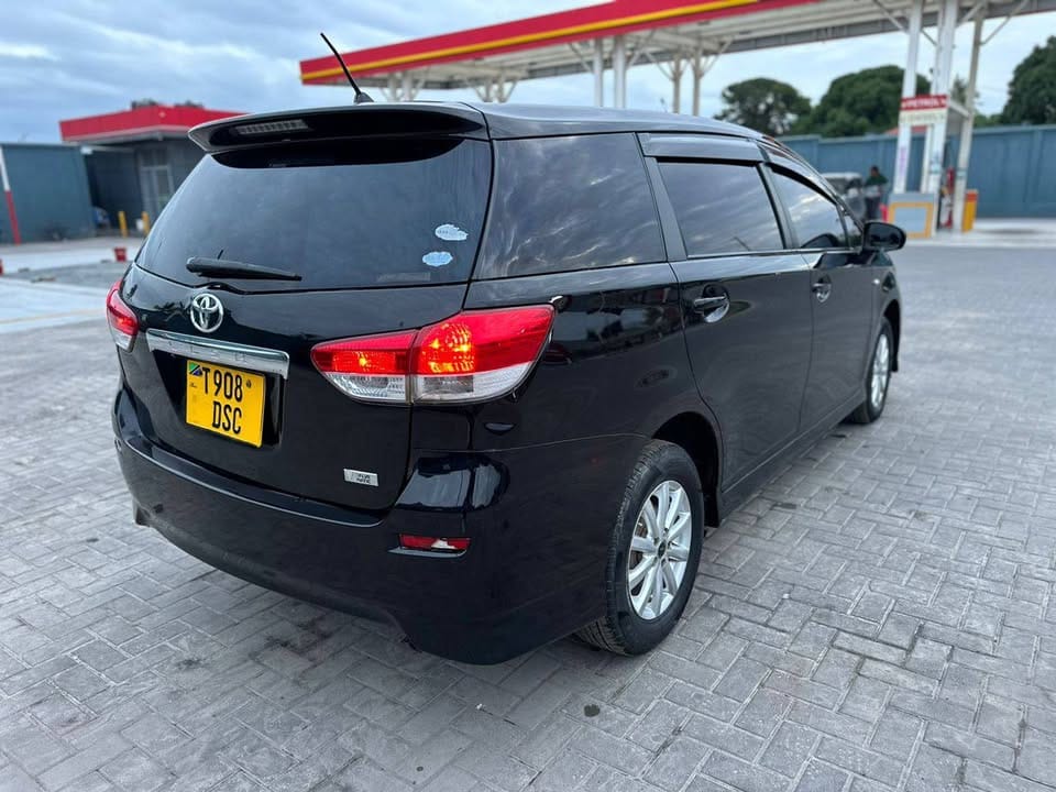 Magari Sokoni Toyota Wish ya Bei Poa 2010