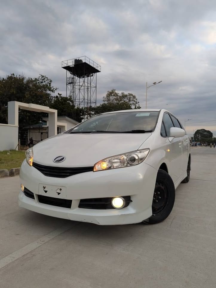 Toyota Wish bei poa sokoni Dar es salaam Tanzania