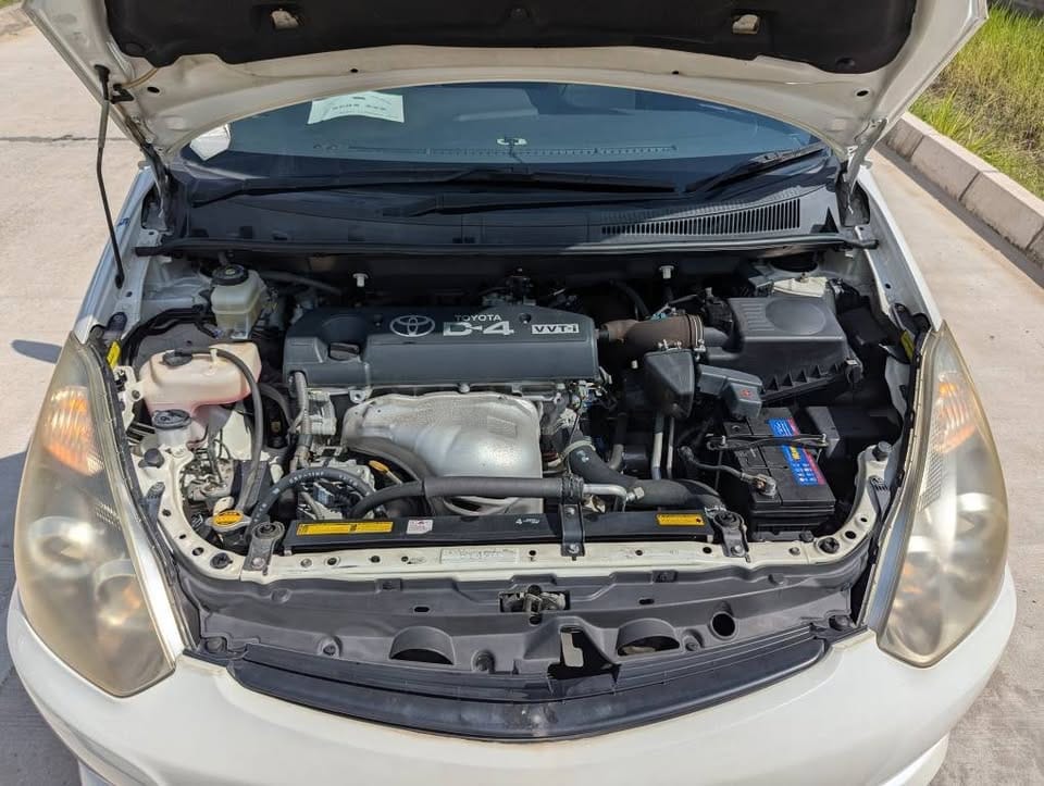 Toyota Wish bei poa sokoni Dar es salaam Tanzania
