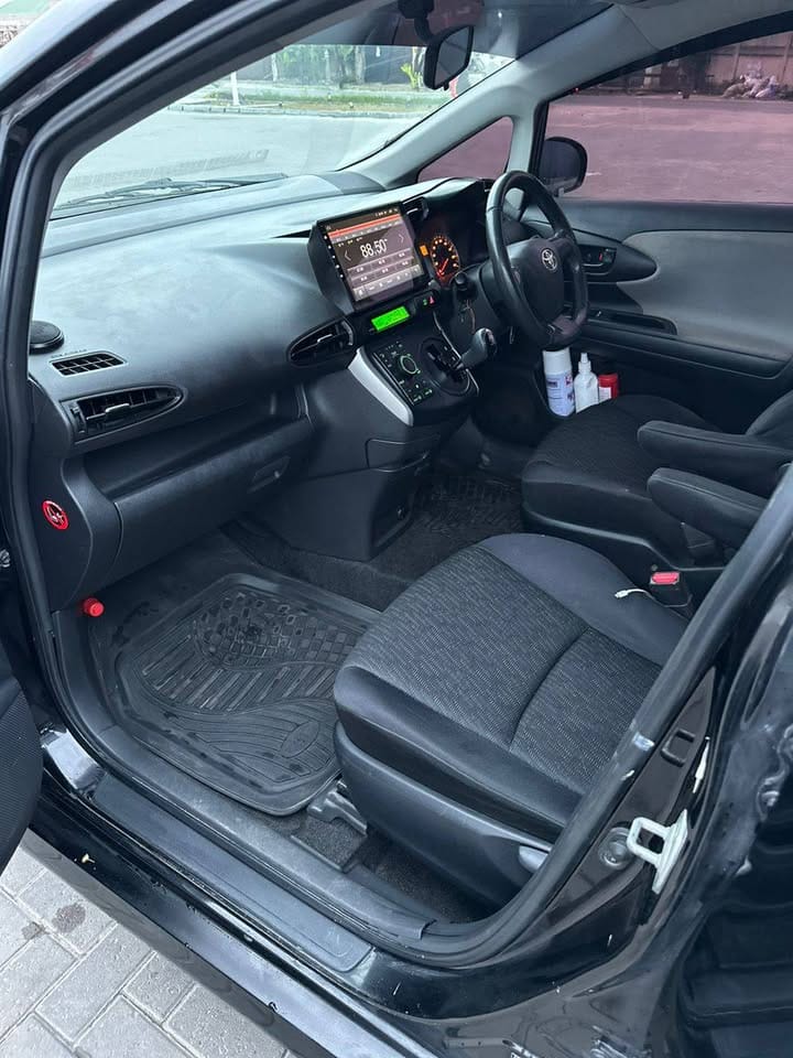 Magari Used Toyota Wish 2010 Dar es salaam Tanzania