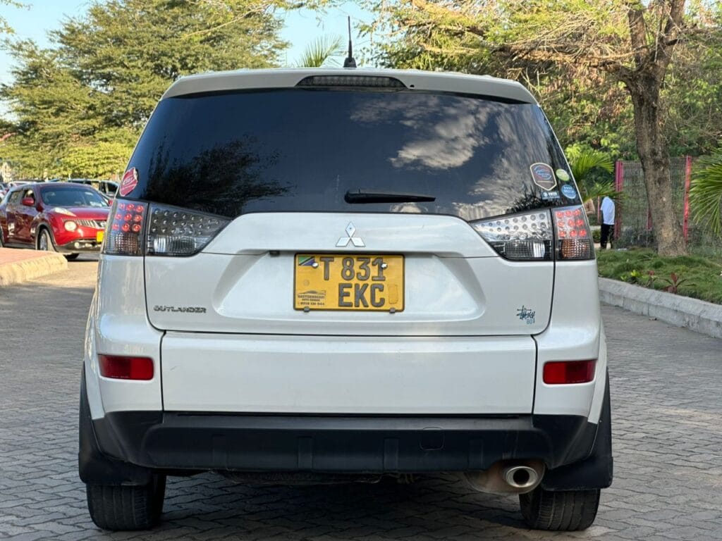 Bei ya Mitsubishi Outlander 2009 Sokoni Dar es salaam Tanzania