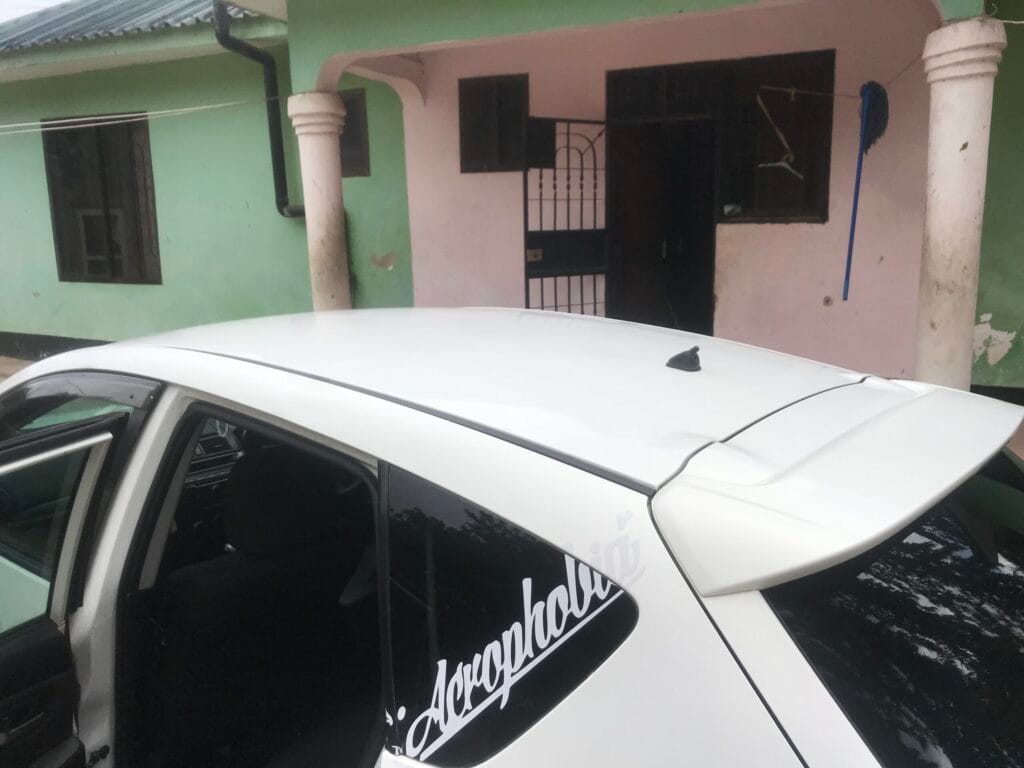 Bei ya Mazda Axela 2006 Sokoni Dar es salaam Tanzania