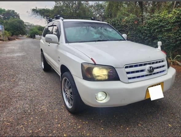 Magari Kluger 2003 lipo Mwanza