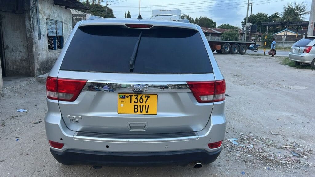 Jeep Cherokee bei poa sokoni Dar es salaam Tanzania