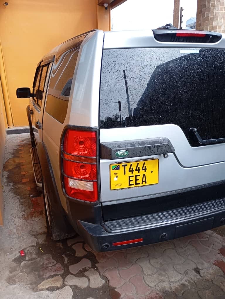 Land Rover Discovery bei poa sokoni Dar es salaam Tanzania