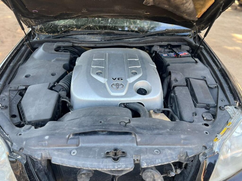 Magari Crown 2004 lipo Arusha