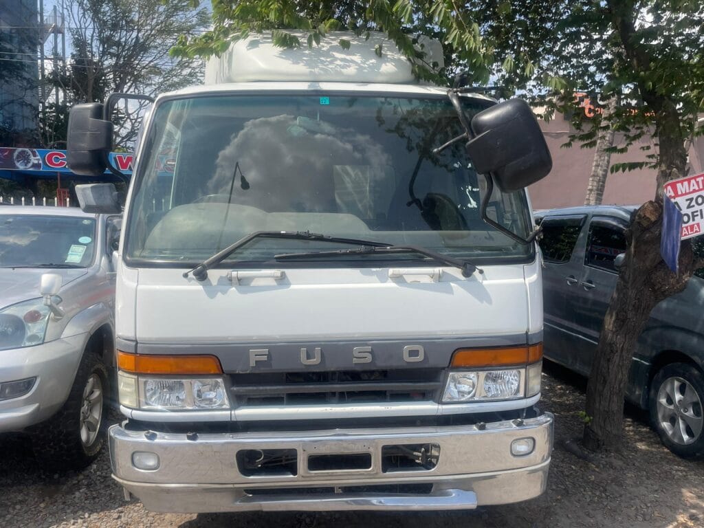 Bei ya Mitsubishi Fuso 2000 Sokoni Dar es salaam Tanzania