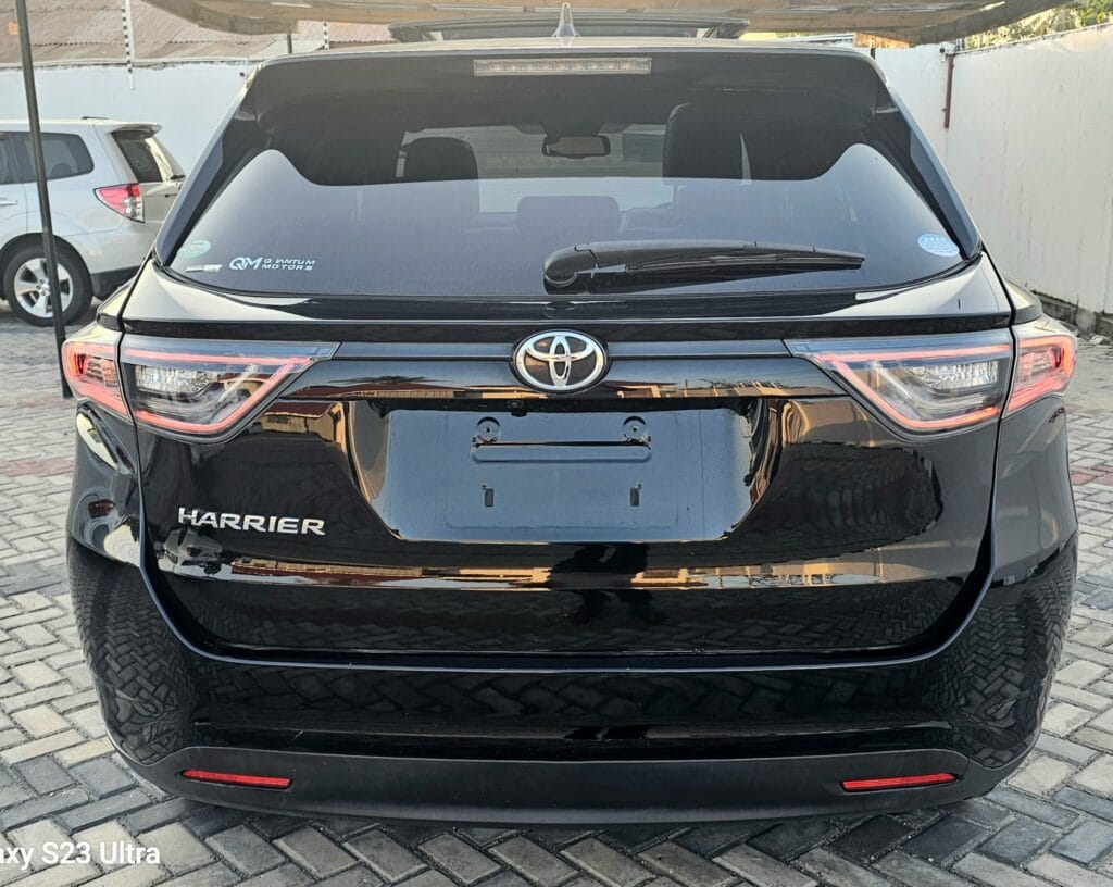 Toyota Harrier bei poa sokoni Dar es salaam Tanzania