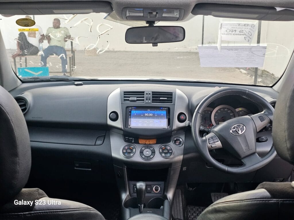 Price Of Toyota Vanguard 2010 for Sale in Tanzania