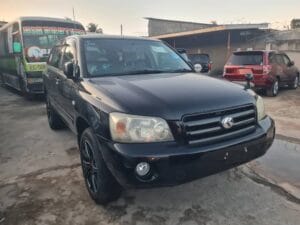 Bei ya Toyota Kluger 2004 Sokoni Dar es salaam Tanzania
