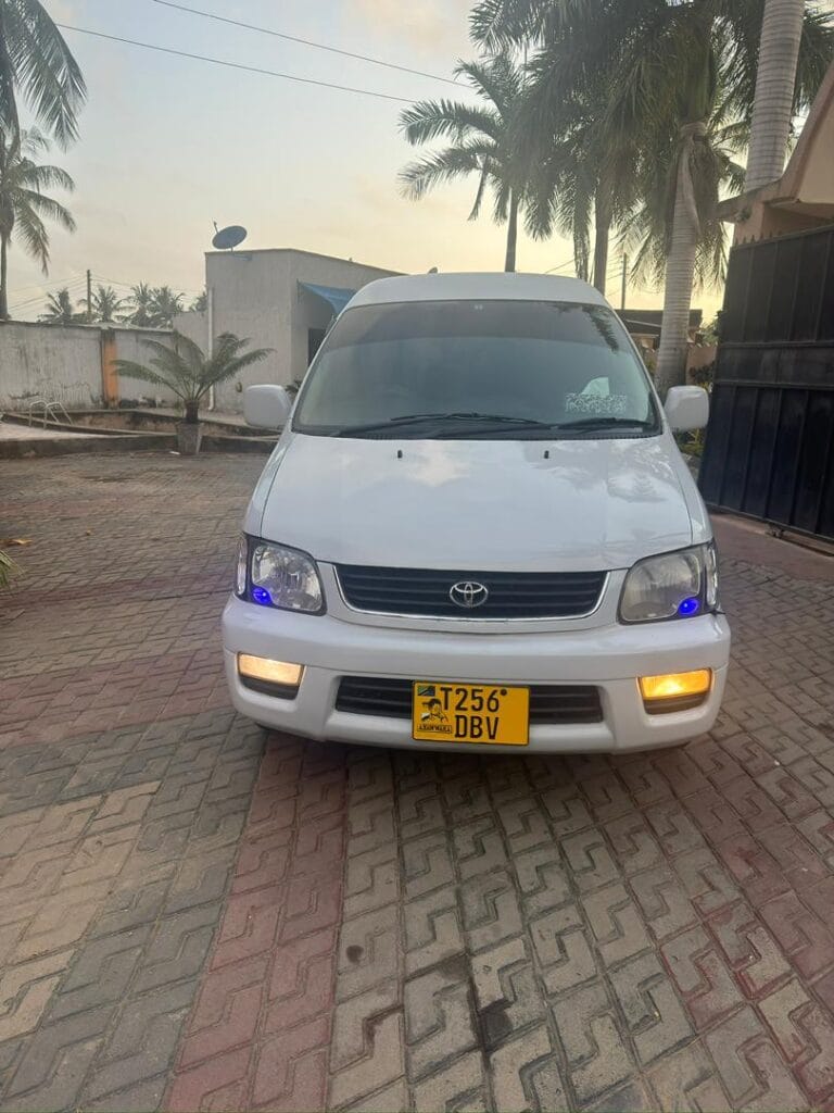 Bei ya Toyota Noah 2000 Sokoni Dar es salaam Tanzania