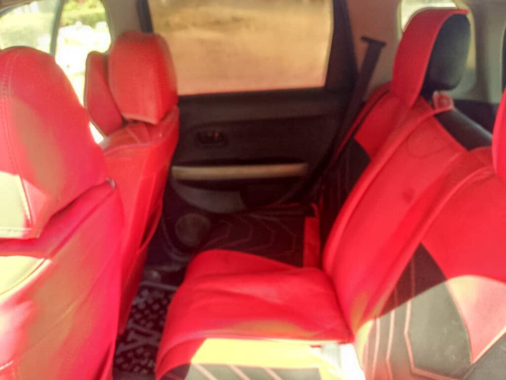 Toyota IST bei poa sokoni Dar es salaam Tanzania