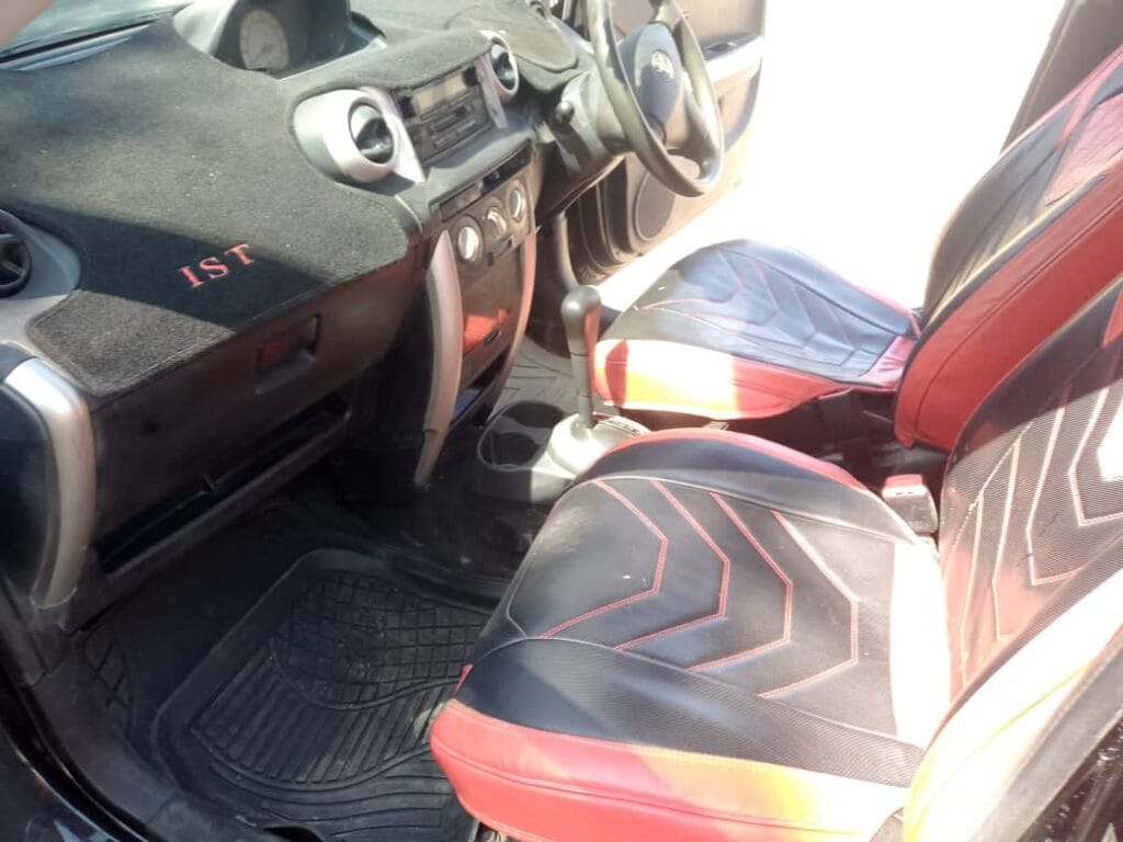 Magari Sokoni Toyota IST ya Bei Poa 2003