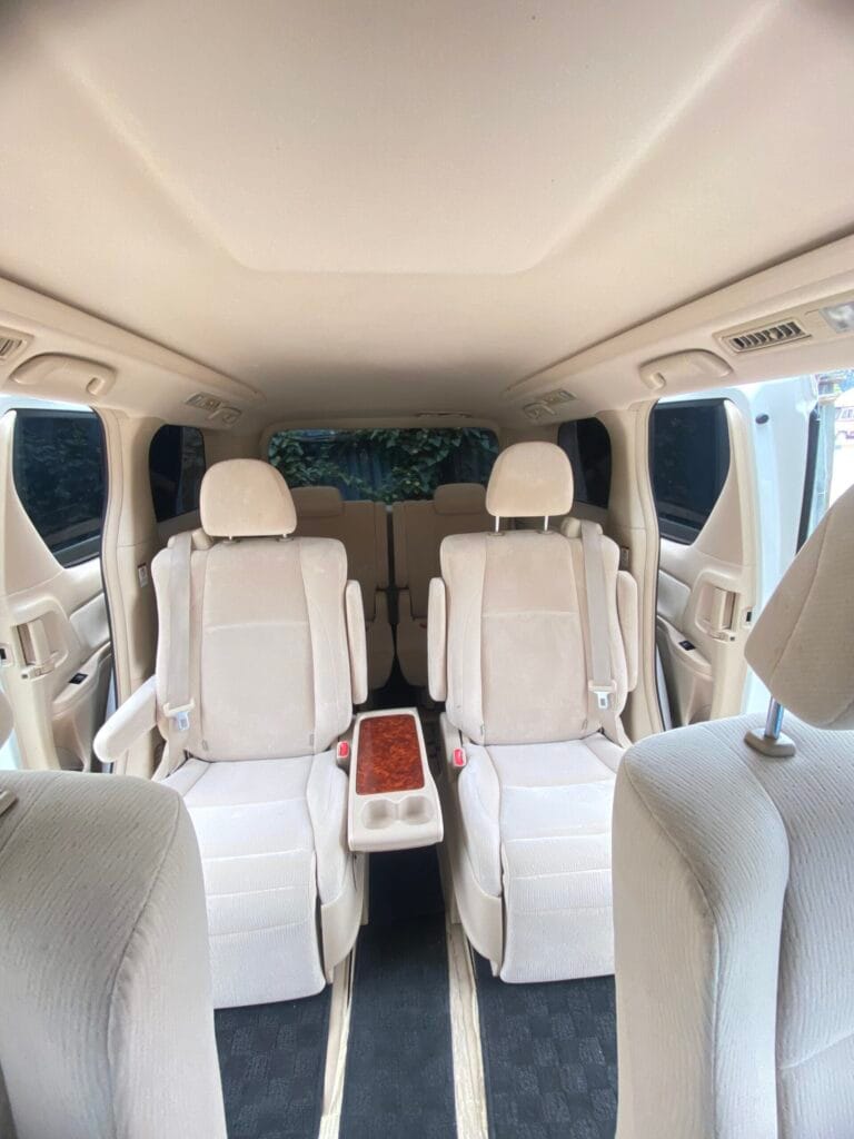 Magari Sokoni Toyota Alphard ya Bei Poa 2010