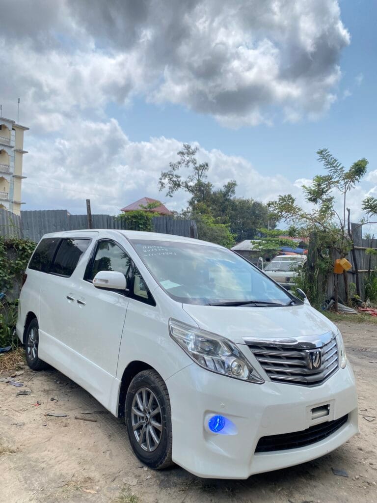 Magari Alphard 2010 lipo Zanzibar