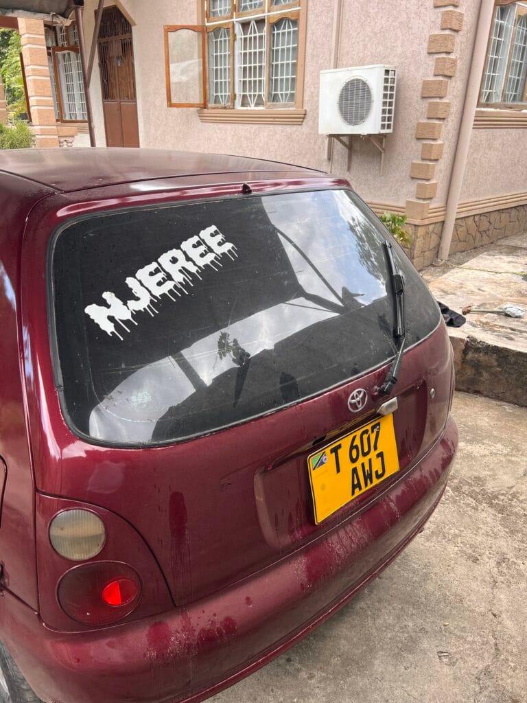 Toyota Starlet bei poa sokoni Dar es salaam Tanzania