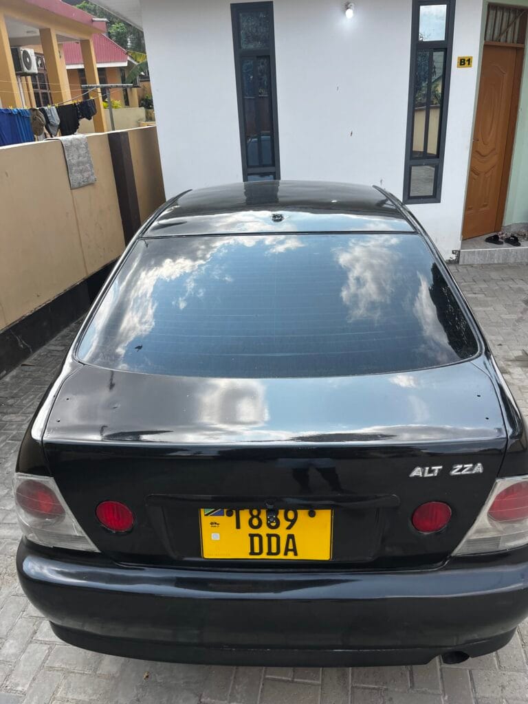 Toyota Altezza 2000 for Sale in Dar es salaam