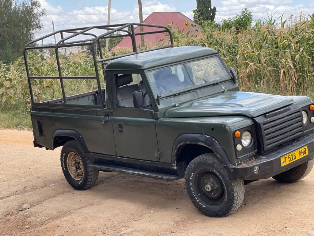 Magari Defender 1994 lipo Dodoma