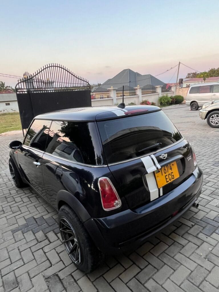 Mini Cooper bei poa sokoni Dar es salaam Tanzania