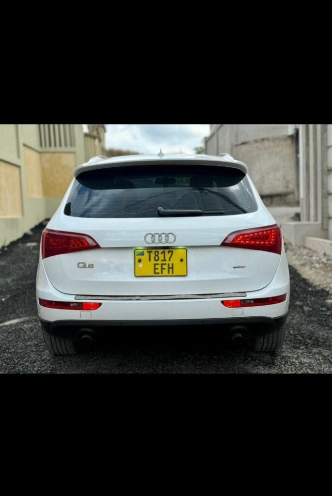 Magari Q5 2010 lipo Dar es salaam