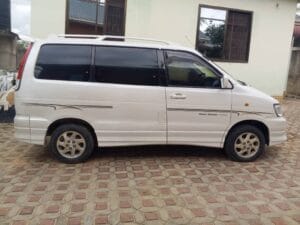 Bei ya Toyota Noah 2001 Sokoni Dar es salaam Tanzania