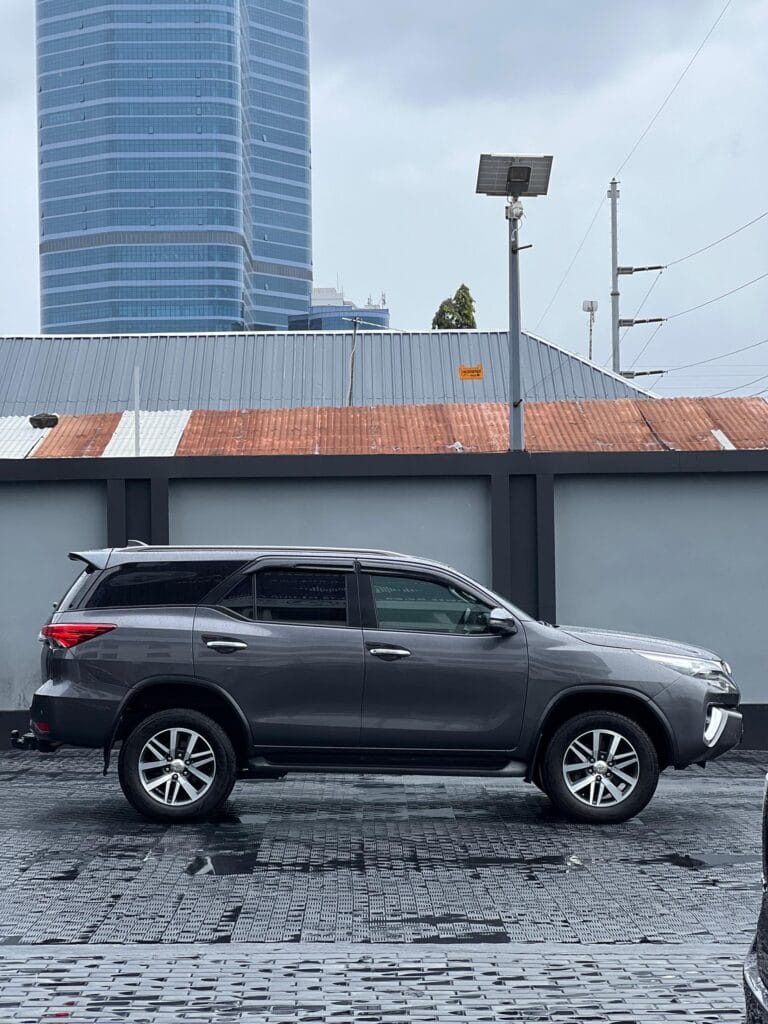 Magari Fortuner 2020 lipo Dar es salaam