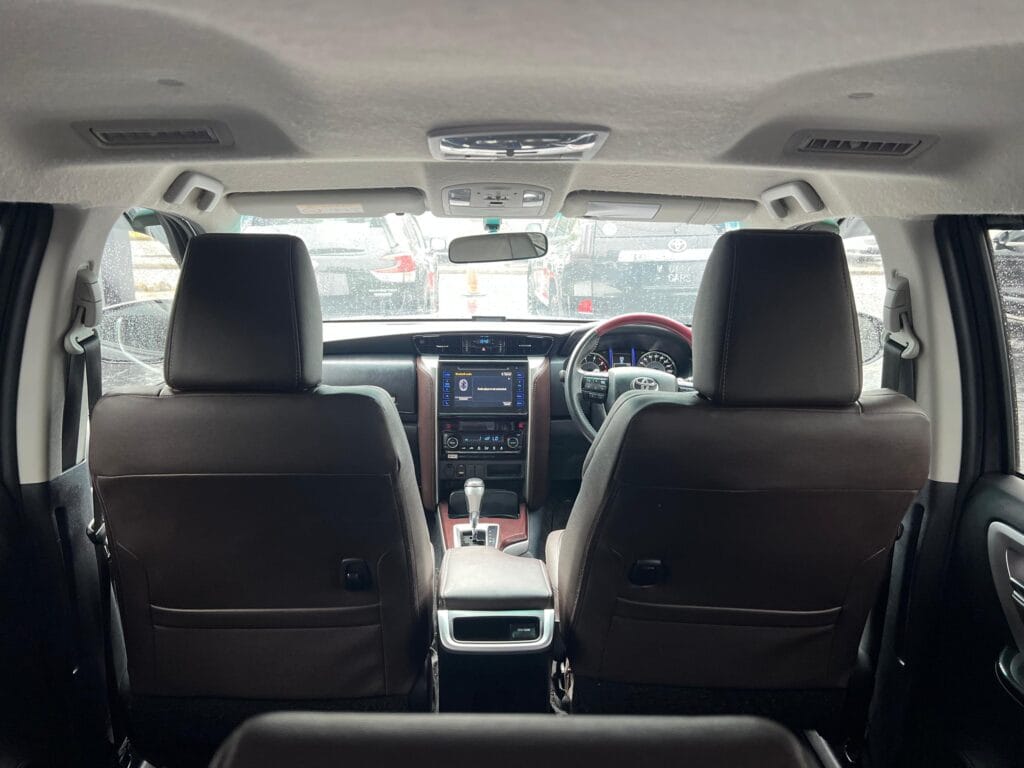 Toyota Fortuner bei poa sokoni Dar es salaam Tanzania